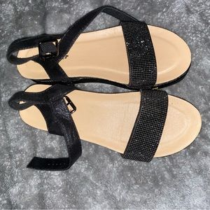 10/$25 Forever 21 platforms black size 7.5